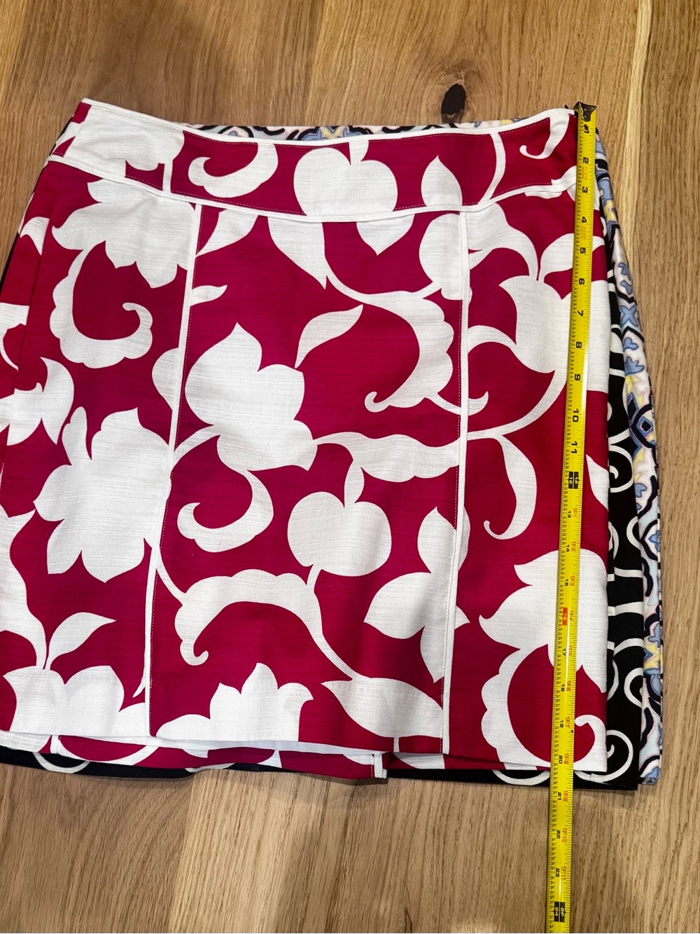 THREE Ann Taylor Skirts - Like New - Picture 5 of 6
